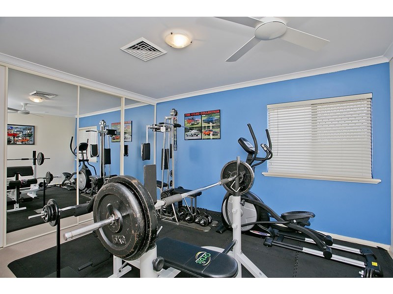 15 Sapphire Crescent, Stirling WA 6021