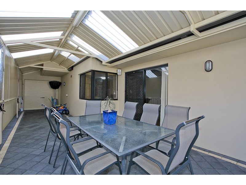 15 Sapphire Crescent, Stirling WA 6021