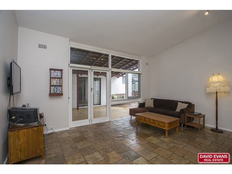 8 Taywood Drive, Wanneroo WA 6065