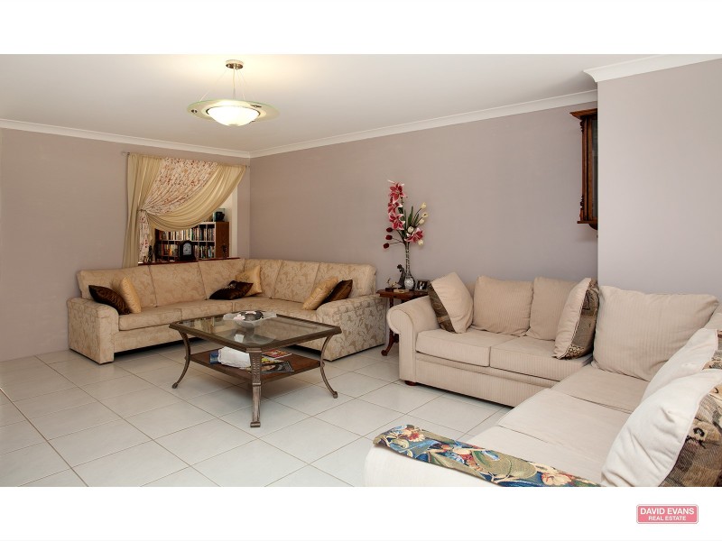 28 Crosthwait Circle, Tapping WA 6065