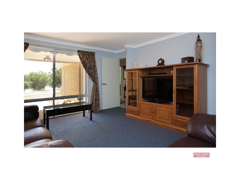 28 Crosthwait Circle, Tapping WA 6065