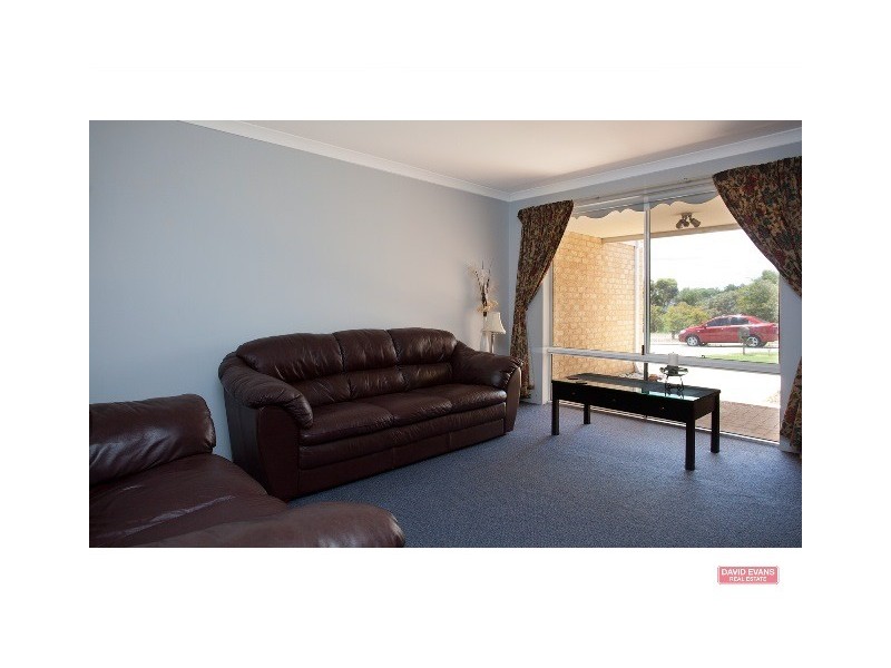 28 Crosthwait Circle, Tapping WA 6065