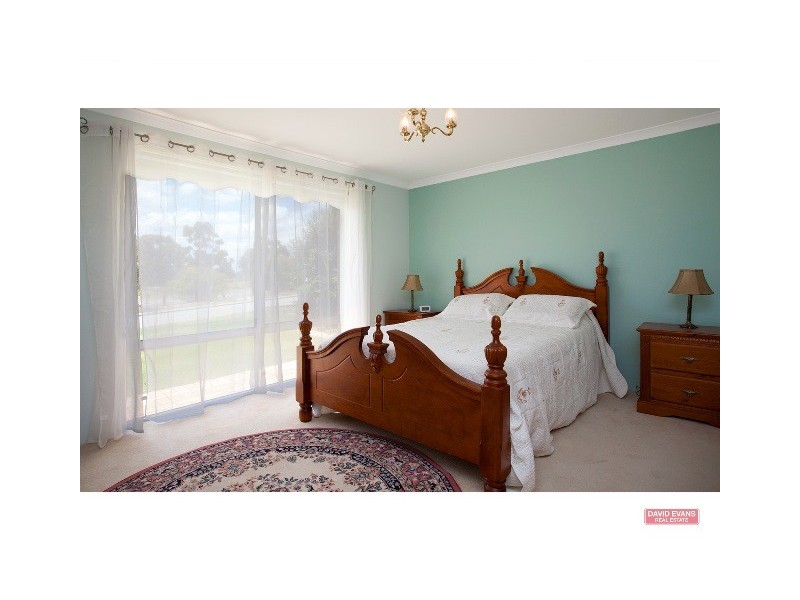 28 Crosthwait Circle, Tapping WA 6065