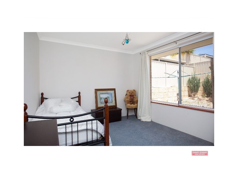 28 Crosthwait Circle, Tapping WA 6065