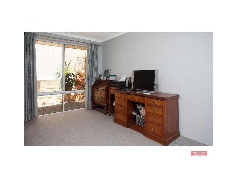 28 Crosthwait Circle, Tapping WA 6065