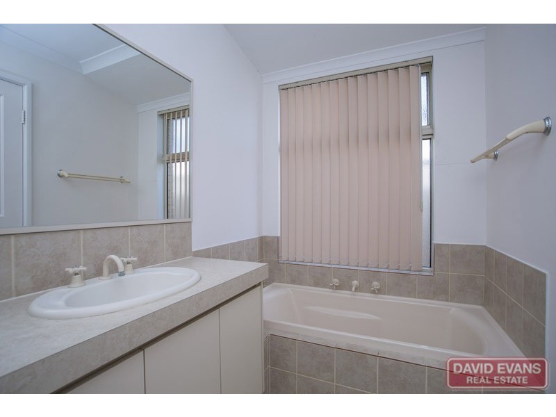 9 Keanefield Drive, Carramar WA 6031