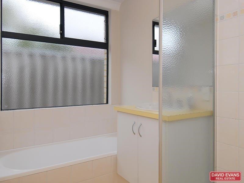 17 Bonnievale Terrace, Wanneroo WA 6065