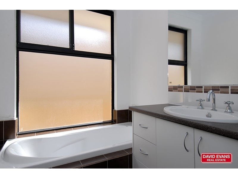 39 Vancouver Parade, Wanneroo WA 6065