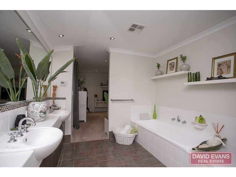 9 Gemini Way, Madeley WA 6065