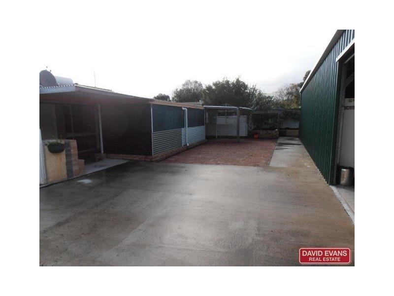 42 Thompson Drive, Wanneroo WA 6065