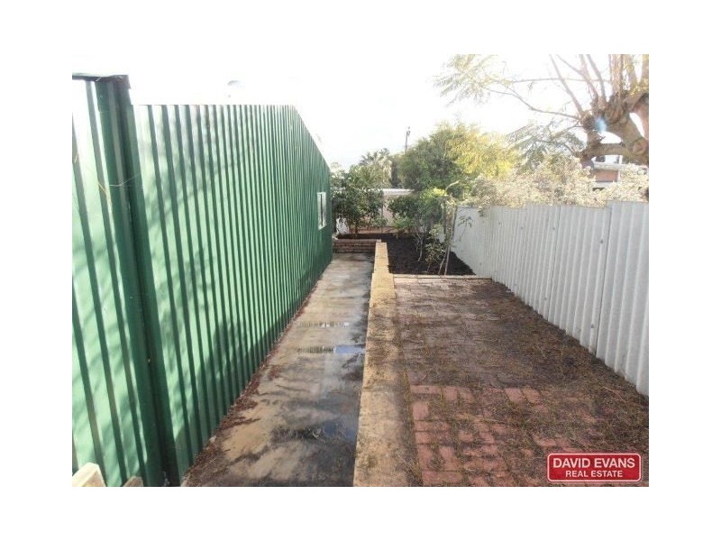 42 Thompson Drive, Wanneroo WA 6065