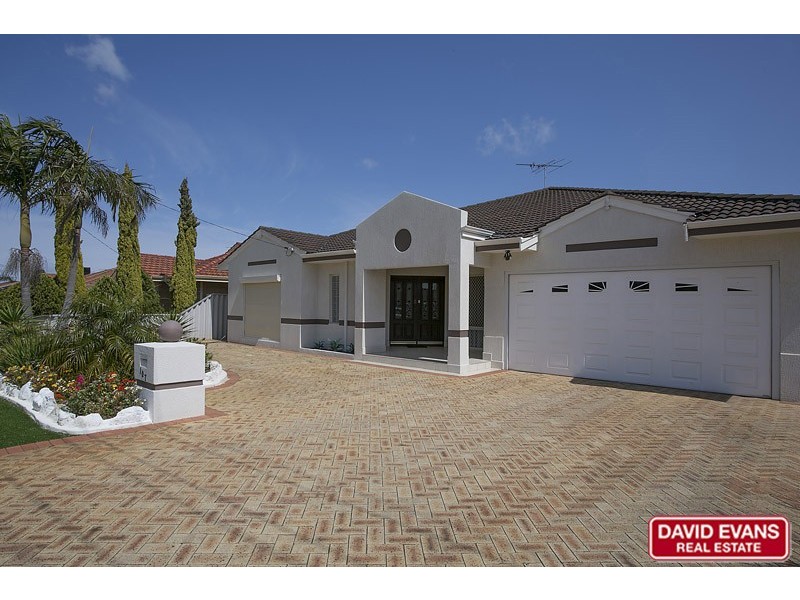 107 Highclere Blvd, Marangaroo WA 6064