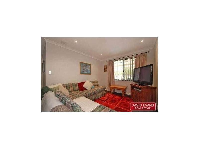 35 Frond Circuit, Banksia Grove WA 6031