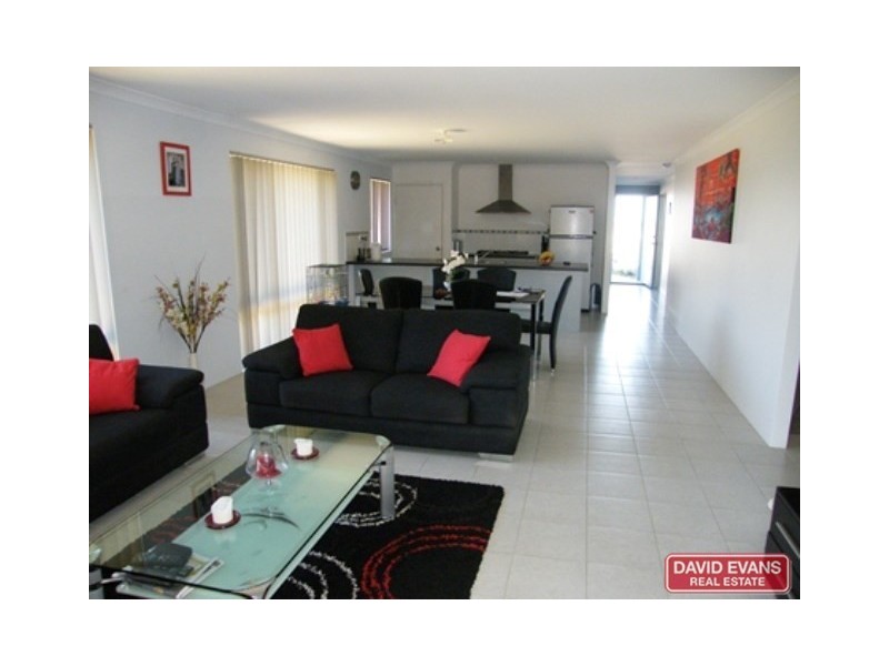 24 Tinsel Street, Yanchep WA 6035