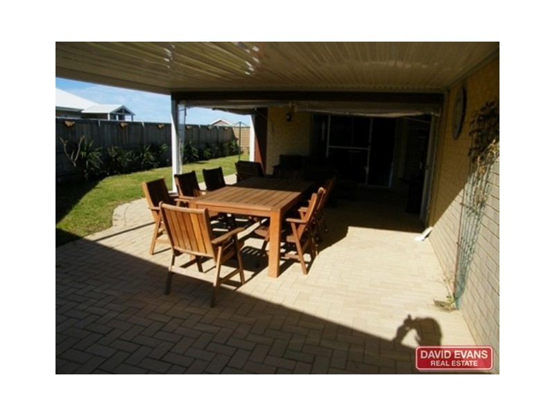 24 Tinsel Street, Yanchep WA 6035