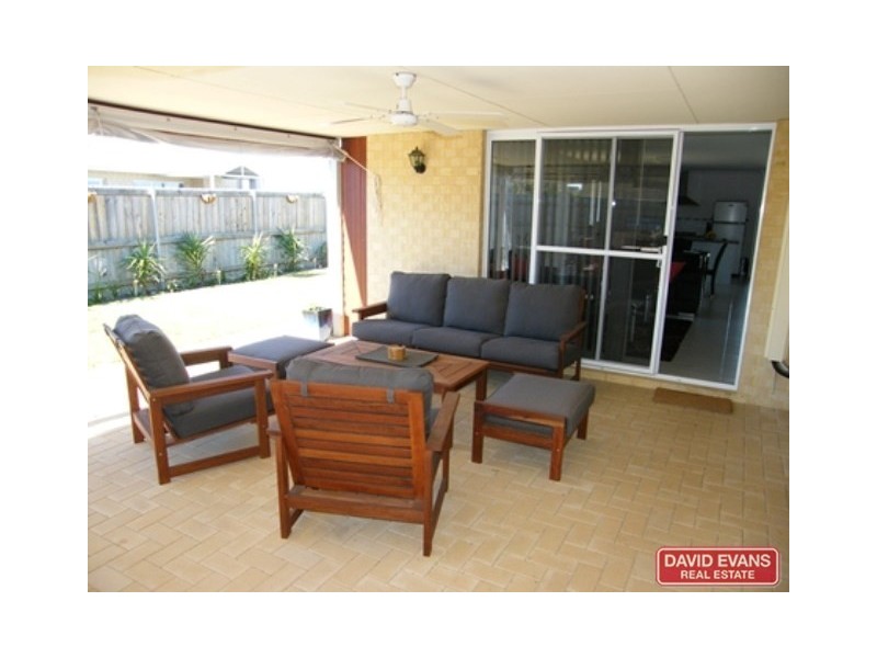 24 Tinsel Street, Yanchep WA 6035