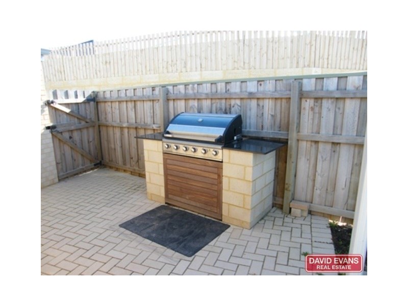 24 Tinsel Street, Yanchep WA 6035