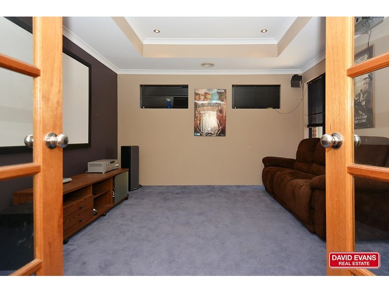 10 Capri Leone Way, Sinagra WA 6065