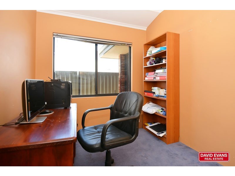 10 Capri Leone Way, Sinagra WA 6065