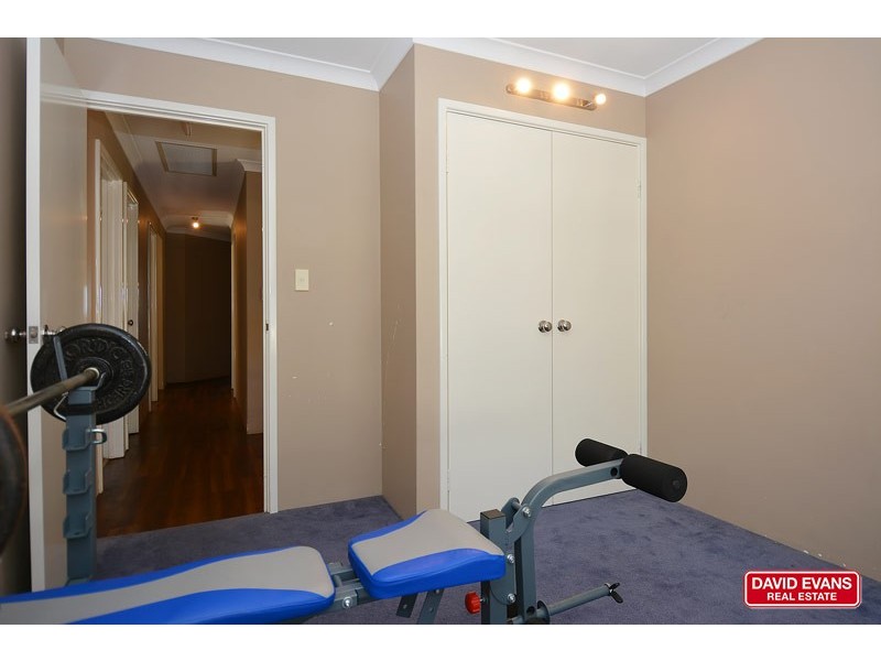 10 Capri Leone Way, Sinagra WA 6065