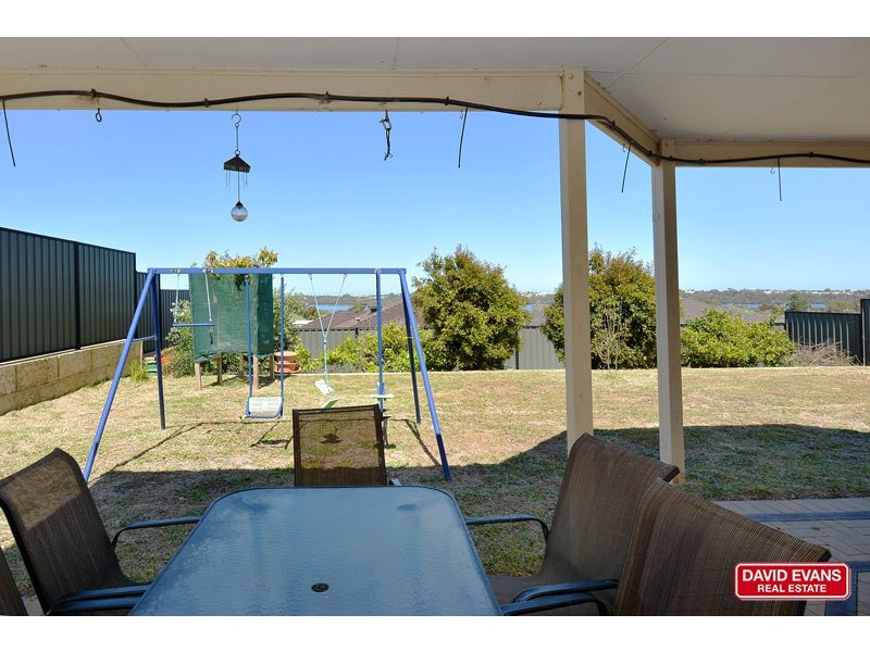 10 Capri Leone Way, Sinagra WA 6065