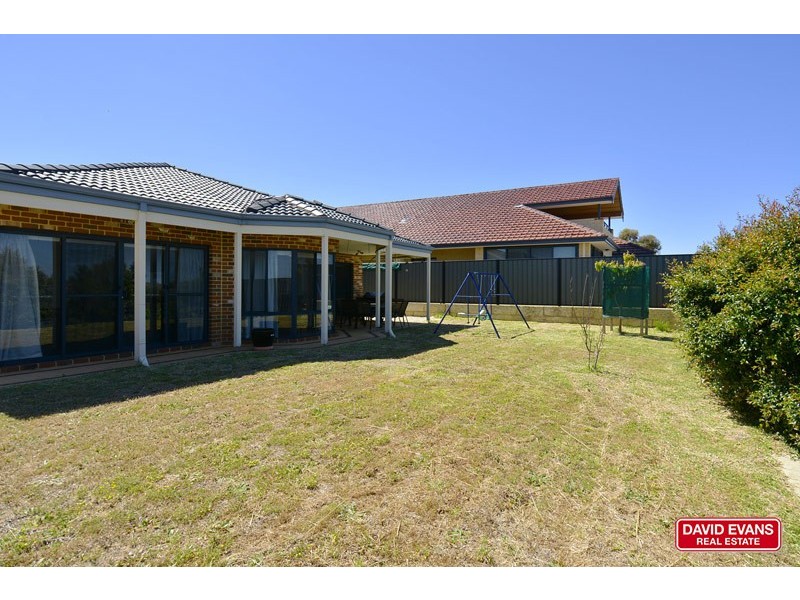 10 Capri Leone Way, Sinagra WA 6065
