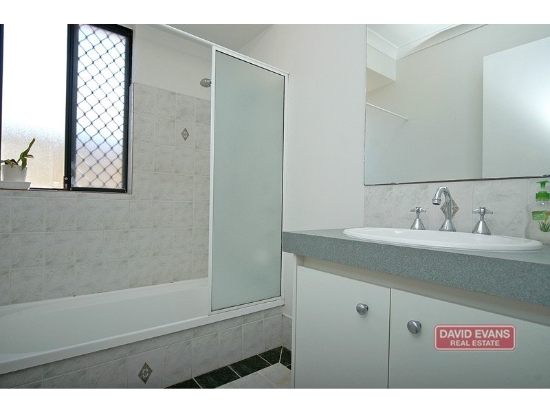 33 Namoi Turn, Merriwa WA 6030