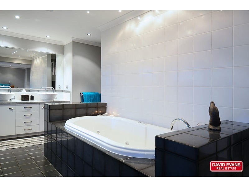 18 Catalina Place, Quinns Rocks WA 6030