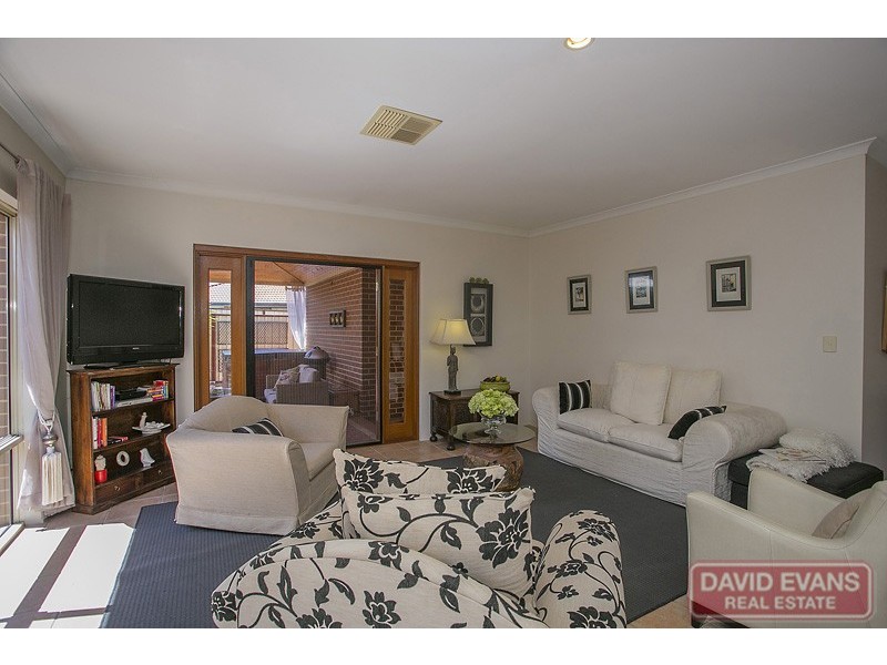 3 Renner Circle, Wanneroo WA 6065