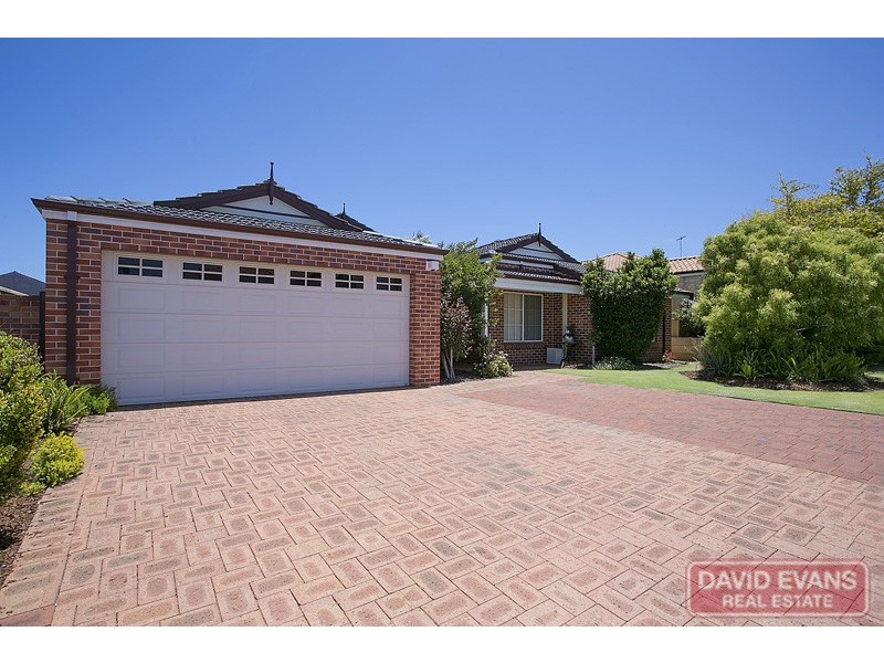 12 Holroyd Link, Wanneroo WA 6065