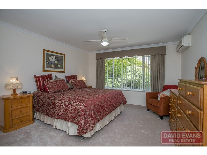 12 Holroyd Link, Wanneroo WA 6065