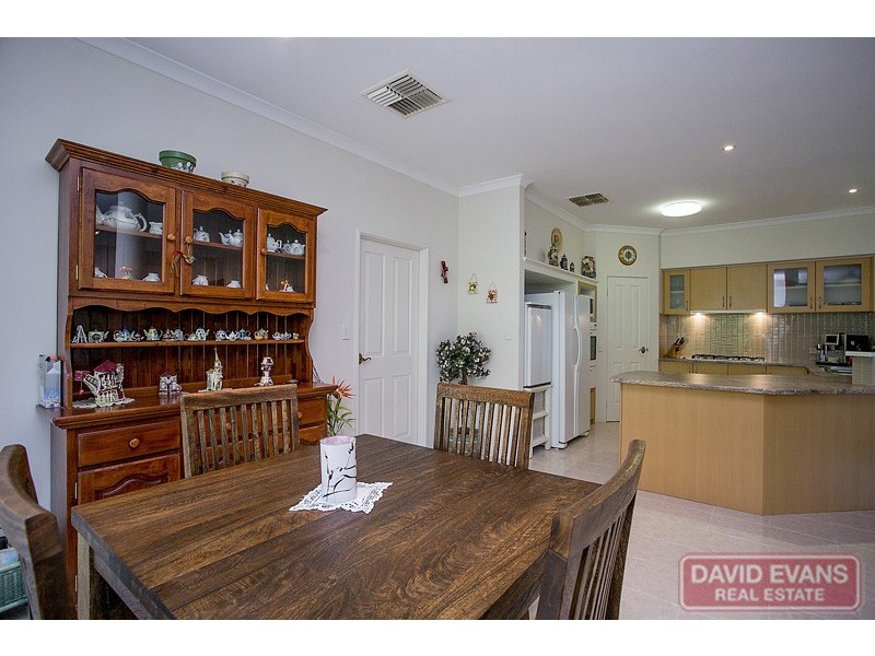 12 Holroyd Link, Wanneroo WA 6065