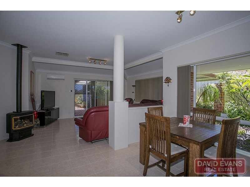 12 Holroyd Link, Wanneroo WA 6065