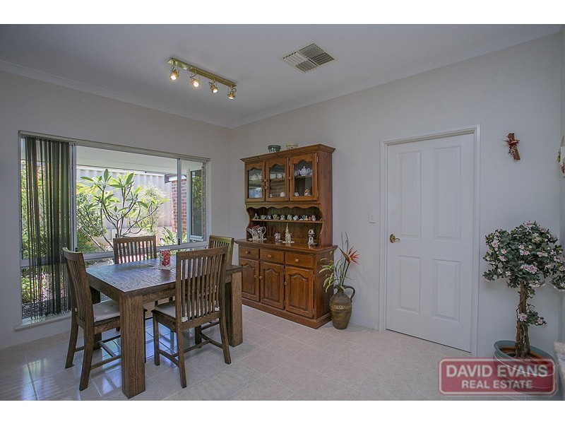 12 Holroyd Link, Wanneroo WA 6065