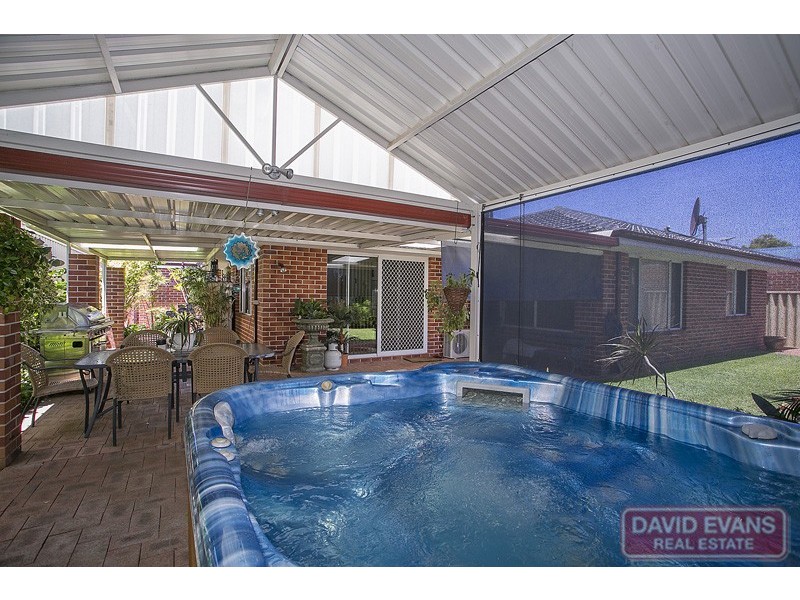 12 Holroyd Link, Wanneroo WA 6065