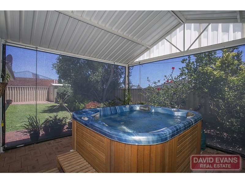 12 Holroyd Link, Wanneroo WA 6065