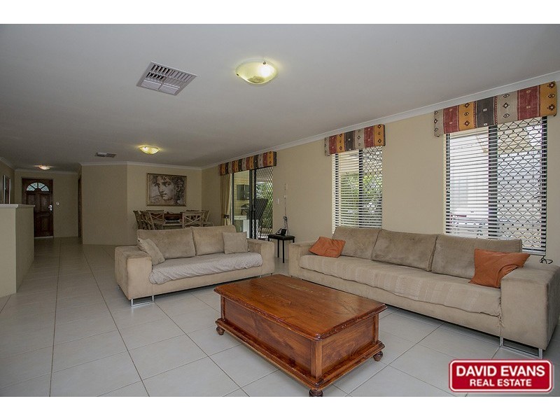 17 Ballard Fairway, Wanneroo WA 6065