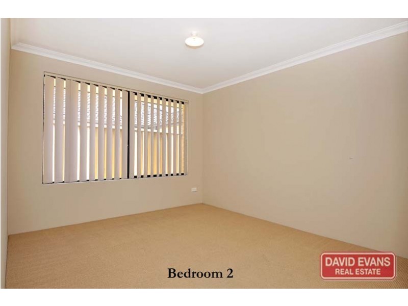 32 Champaigne Drive, Tapping WA 6065