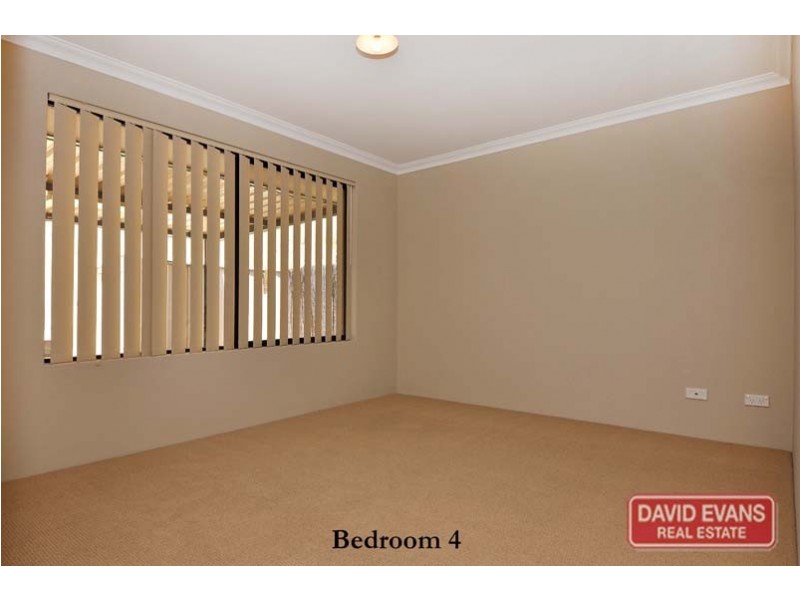 32 Champaigne Drive, Tapping WA 6065