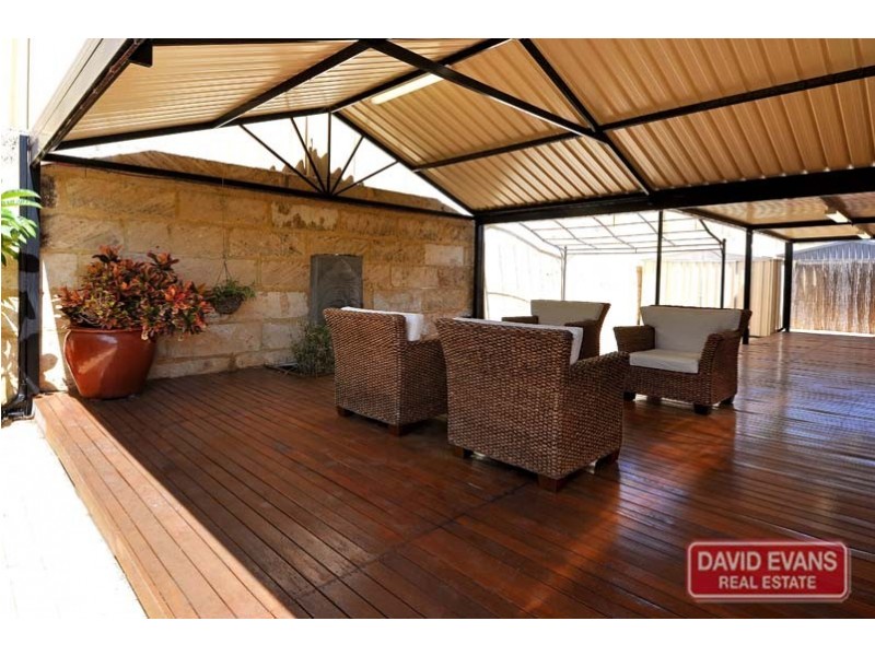 32 Champaigne Drive, Tapping WA 6065