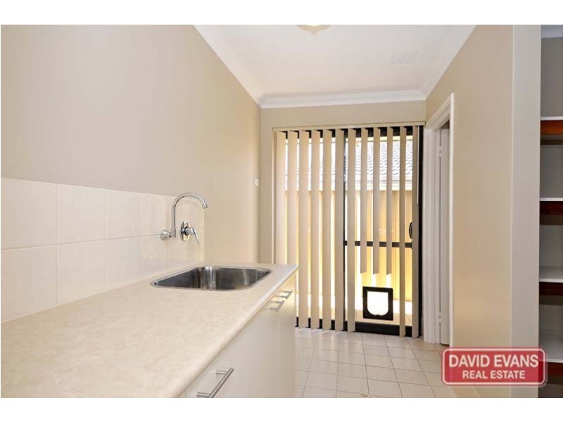 32 Champaigne Drive, Tapping WA 6065