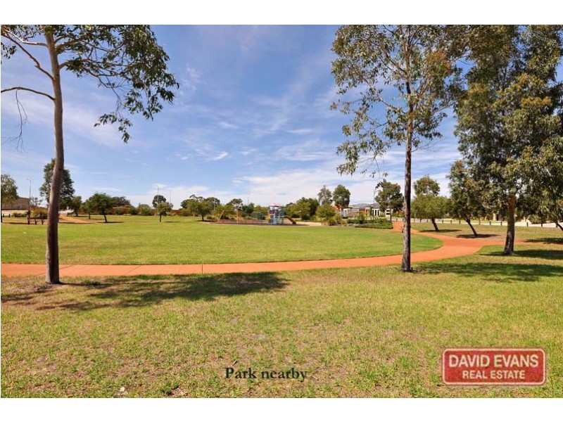 32 Champaigne Drive, Tapping WA 6065