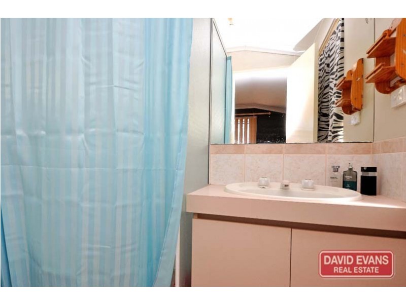 1 Tussock Elbow, Banksia Grove WA 6031