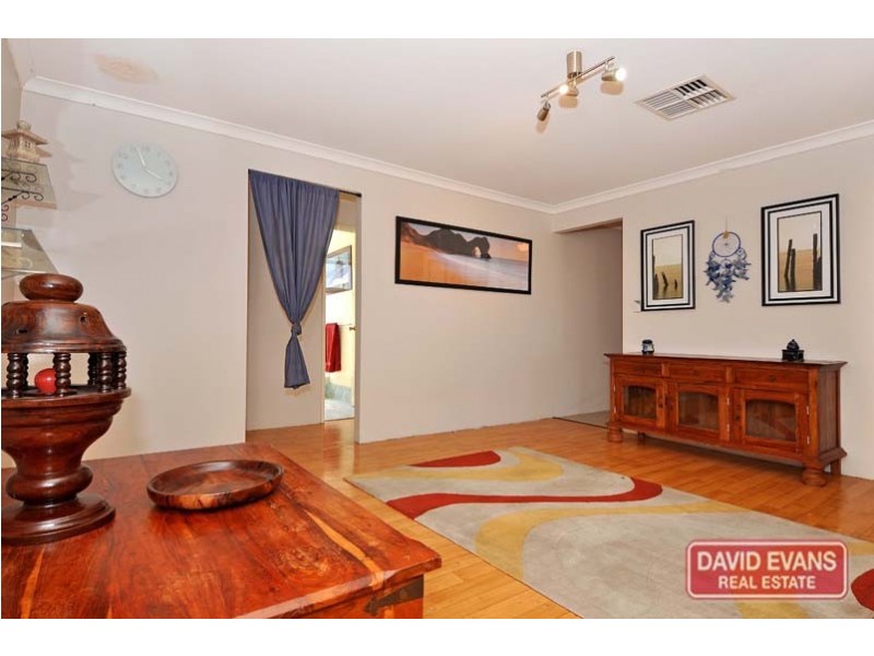 1 Tussock Elbow, Banksia Grove WA 6031