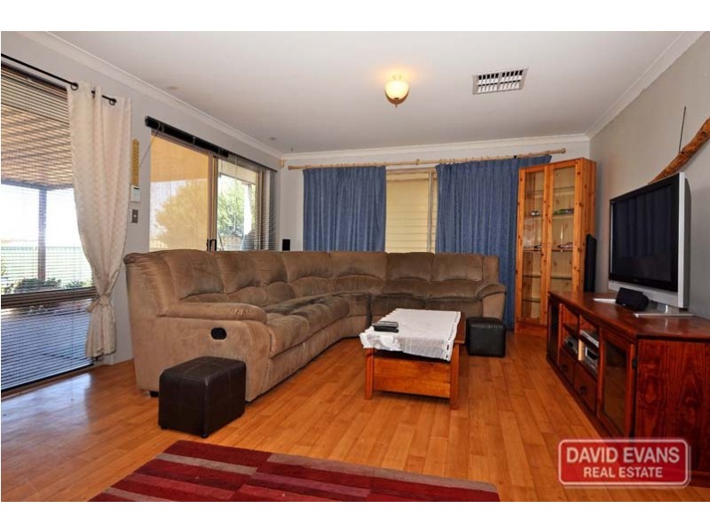 1 Tussock Elbow, Banksia Grove WA 6031