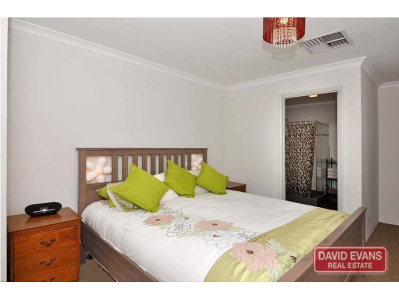 9 Cortona Grove, Sinagra WA 6065