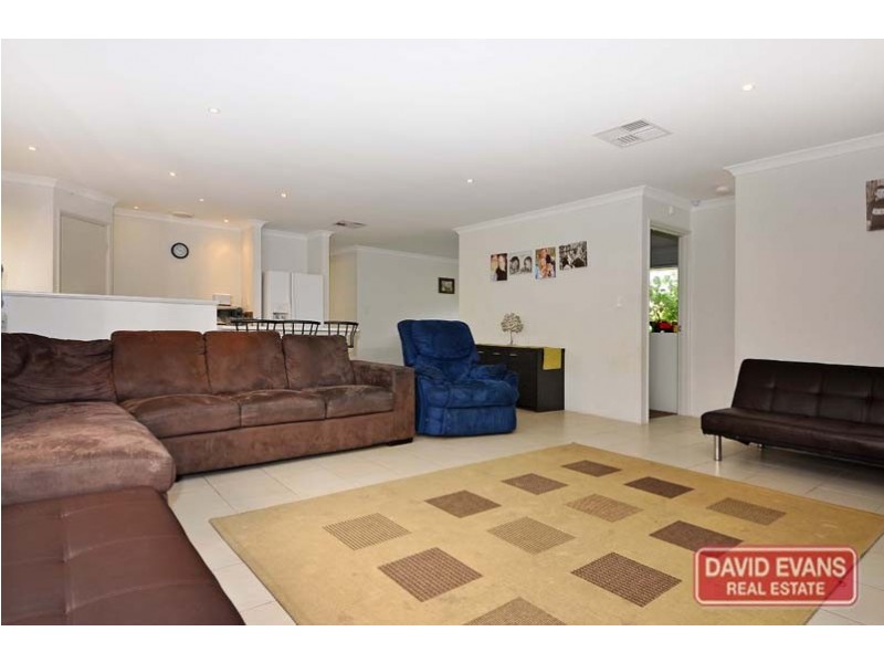 9 Cortona Grove, Sinagra WA 6065