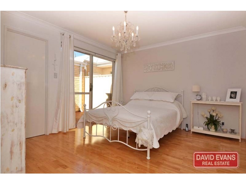 15 Atley Pass, Carramar WA 6031