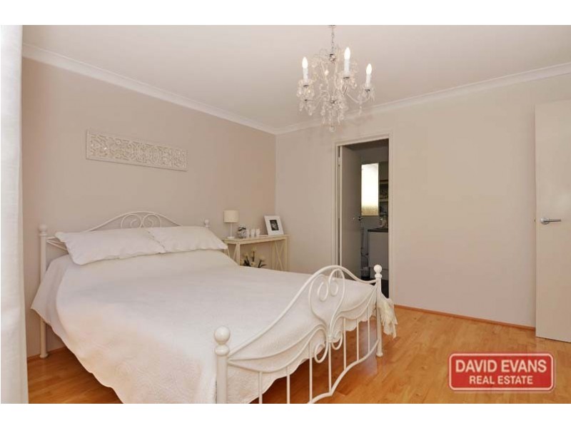 15 Atley Pass, Carramar WA 6031