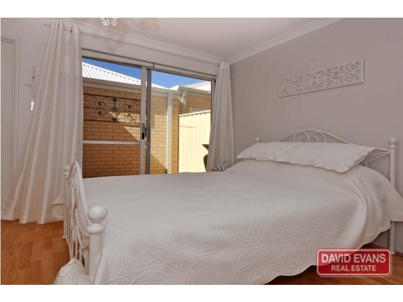 15 Atley Pass, Carramar WA 6031